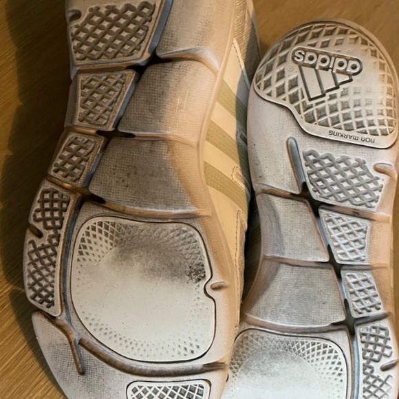 Adidas Women’s Triple Cheer Shoes - Picture 2 of 9